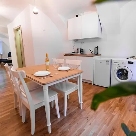 Apartment Dragon's Cave